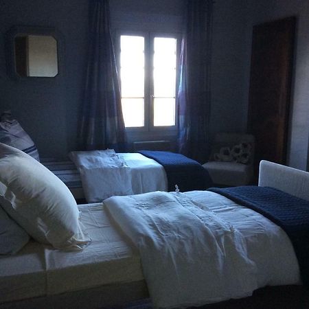 Le Mas Amore Bed and Breakfast Gassin Exteriör bild