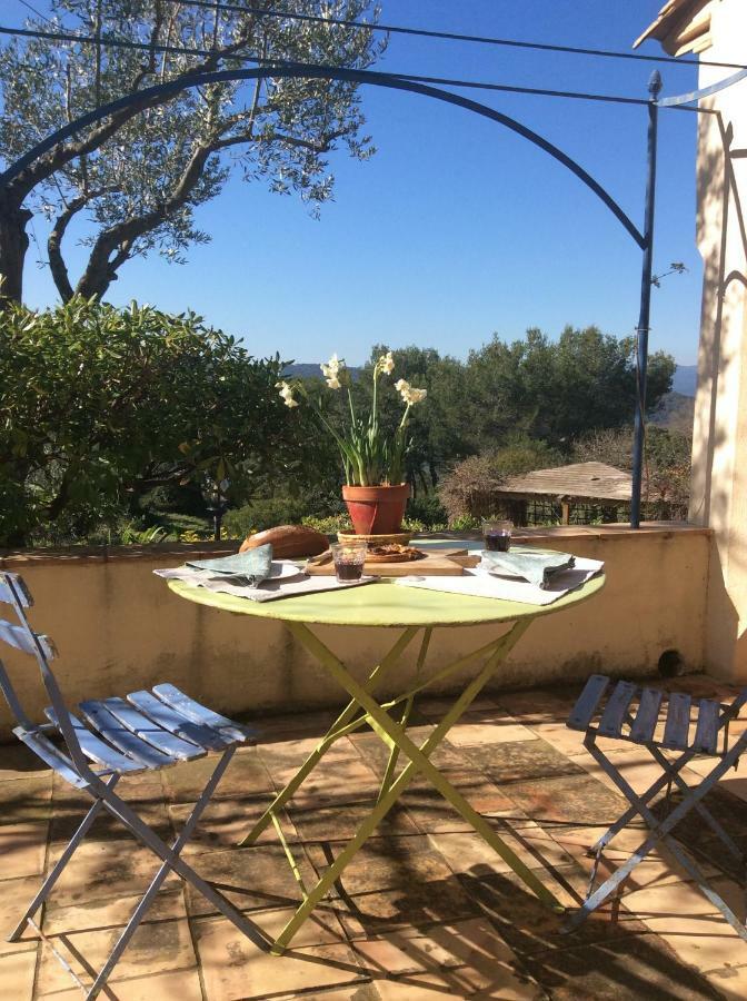 Le Mas Amore Bed and Breakfast Gassin Exteriör bild